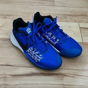 Boys size 5 Nike Kyrie basketball shoes